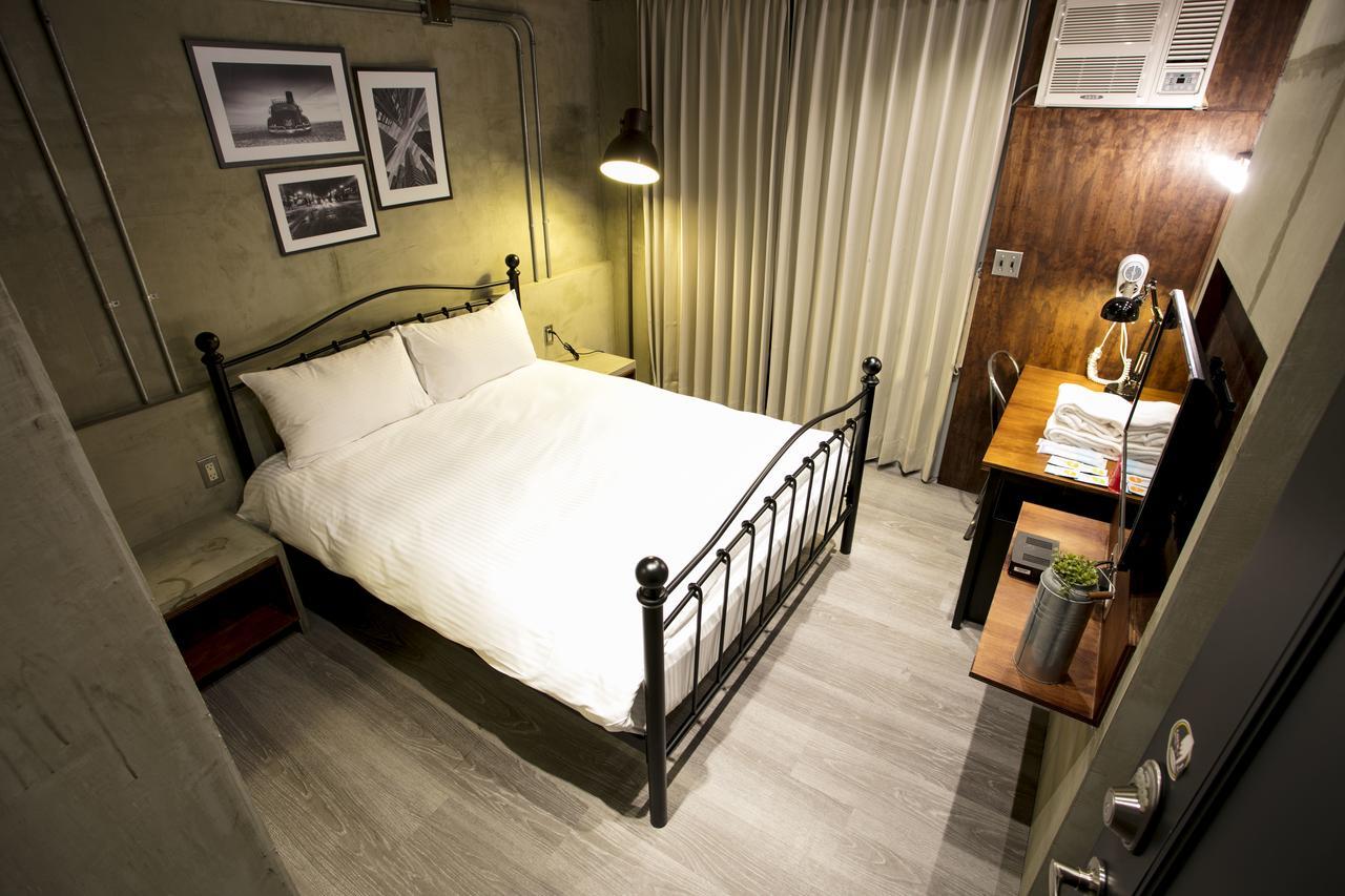 Loft Hostel Fengjia ไถจง ภายนอก รูปภาพ