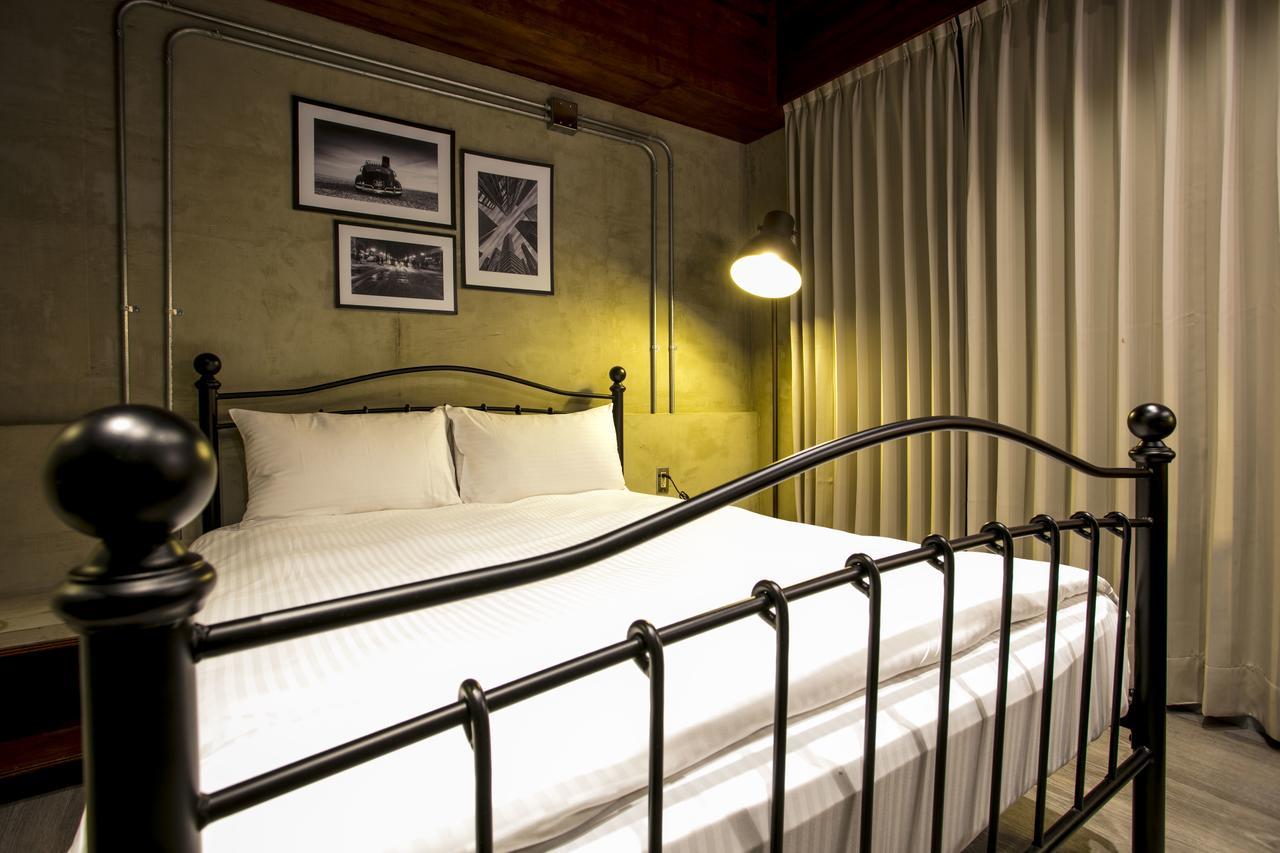 Loft Hostel Fengjia ไถจง ภายนอก รูปภาพ