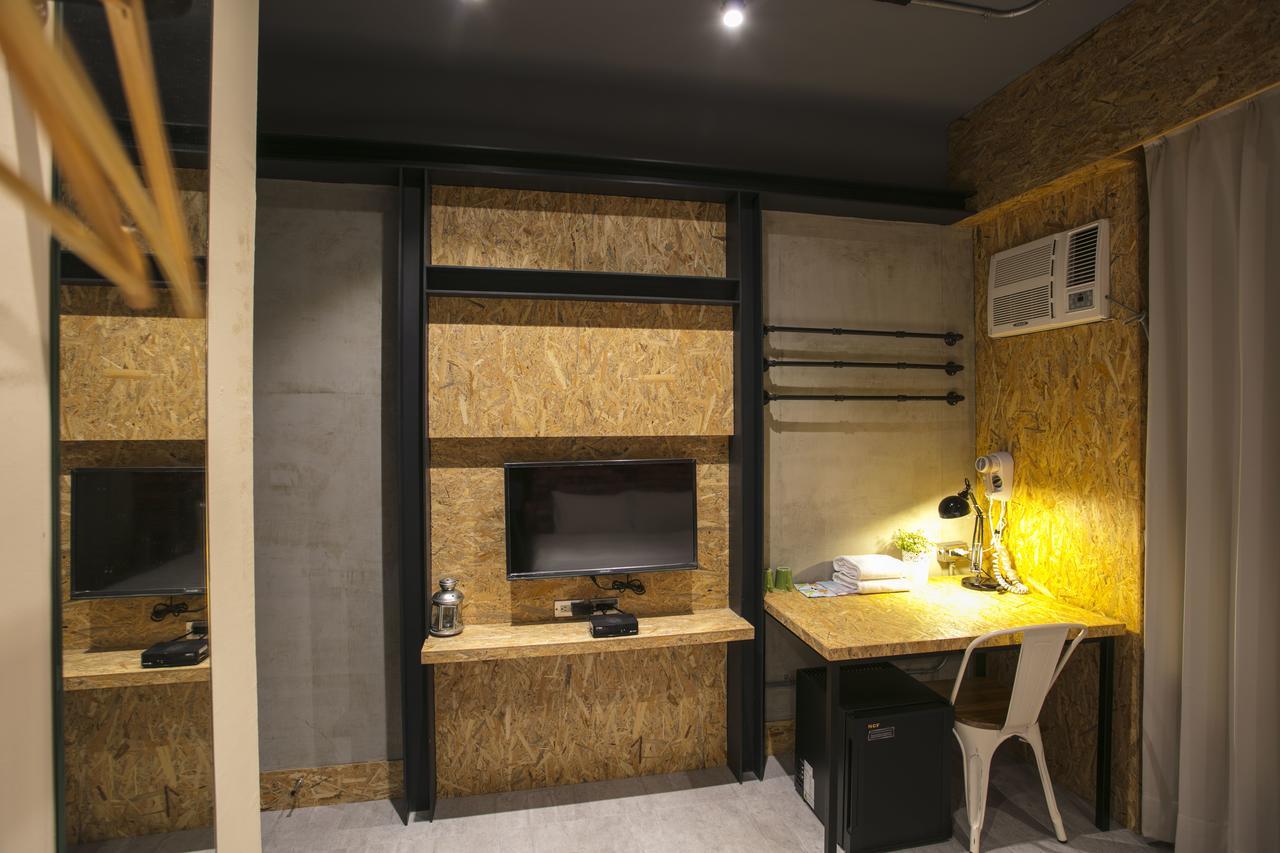 Loft Hostel Fengjia ไถจง ภายนอก รูปภาพ