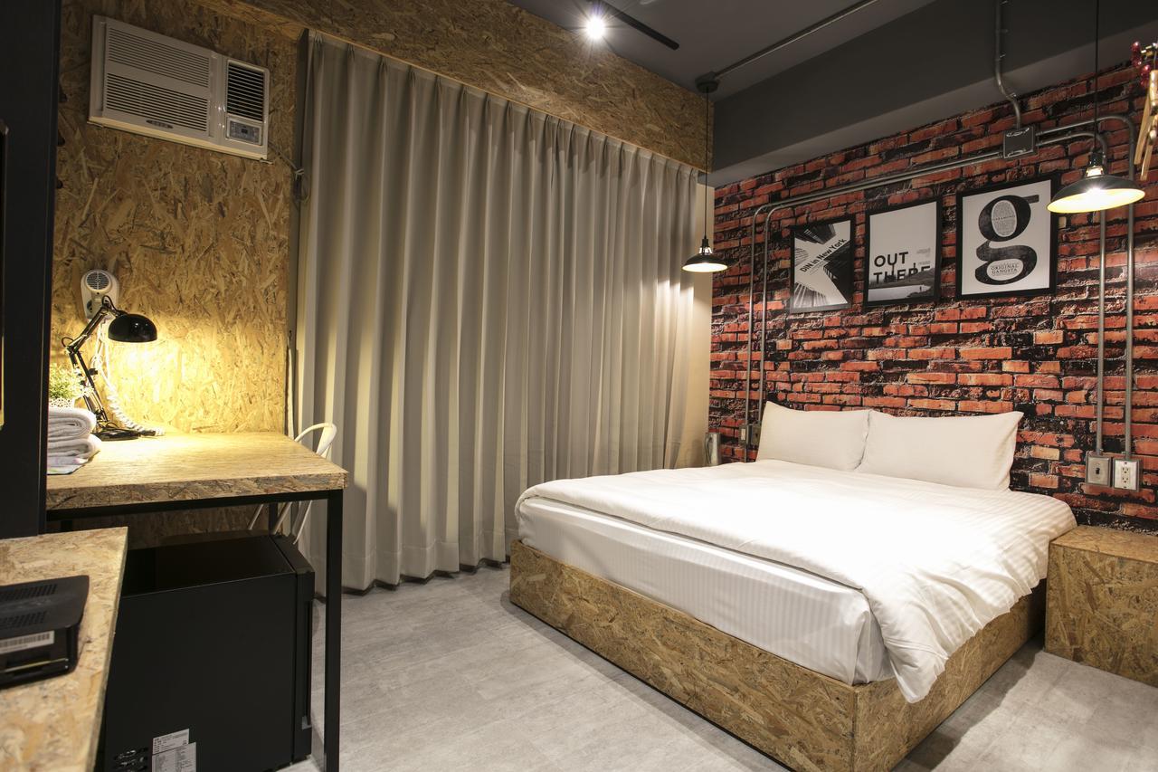 Loft Hostel Fengjia ไถจง ภายนอก รูปภาพ