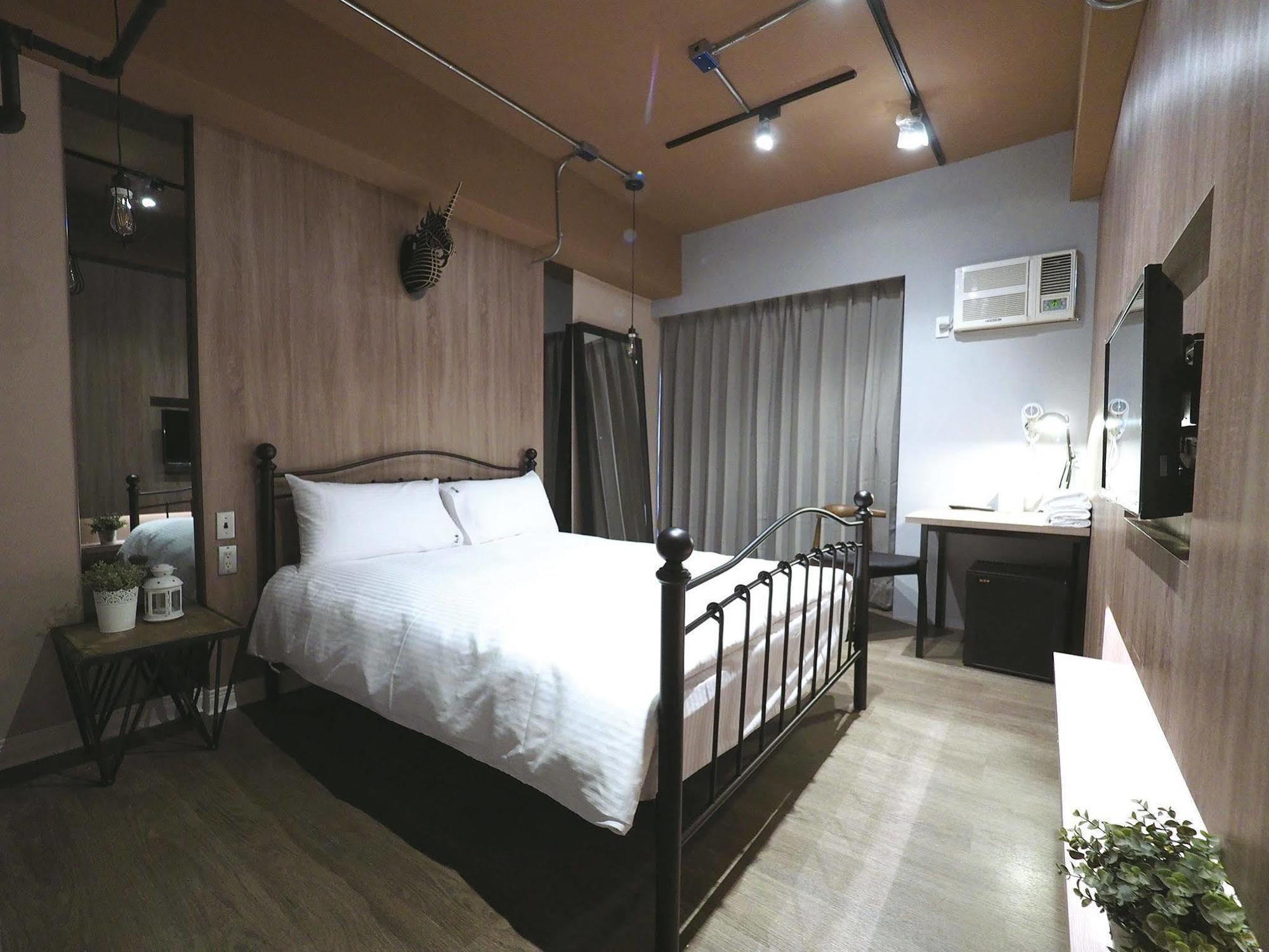 Loft Hostel Fengjia ไถจง ภายนอก รูปภาพ