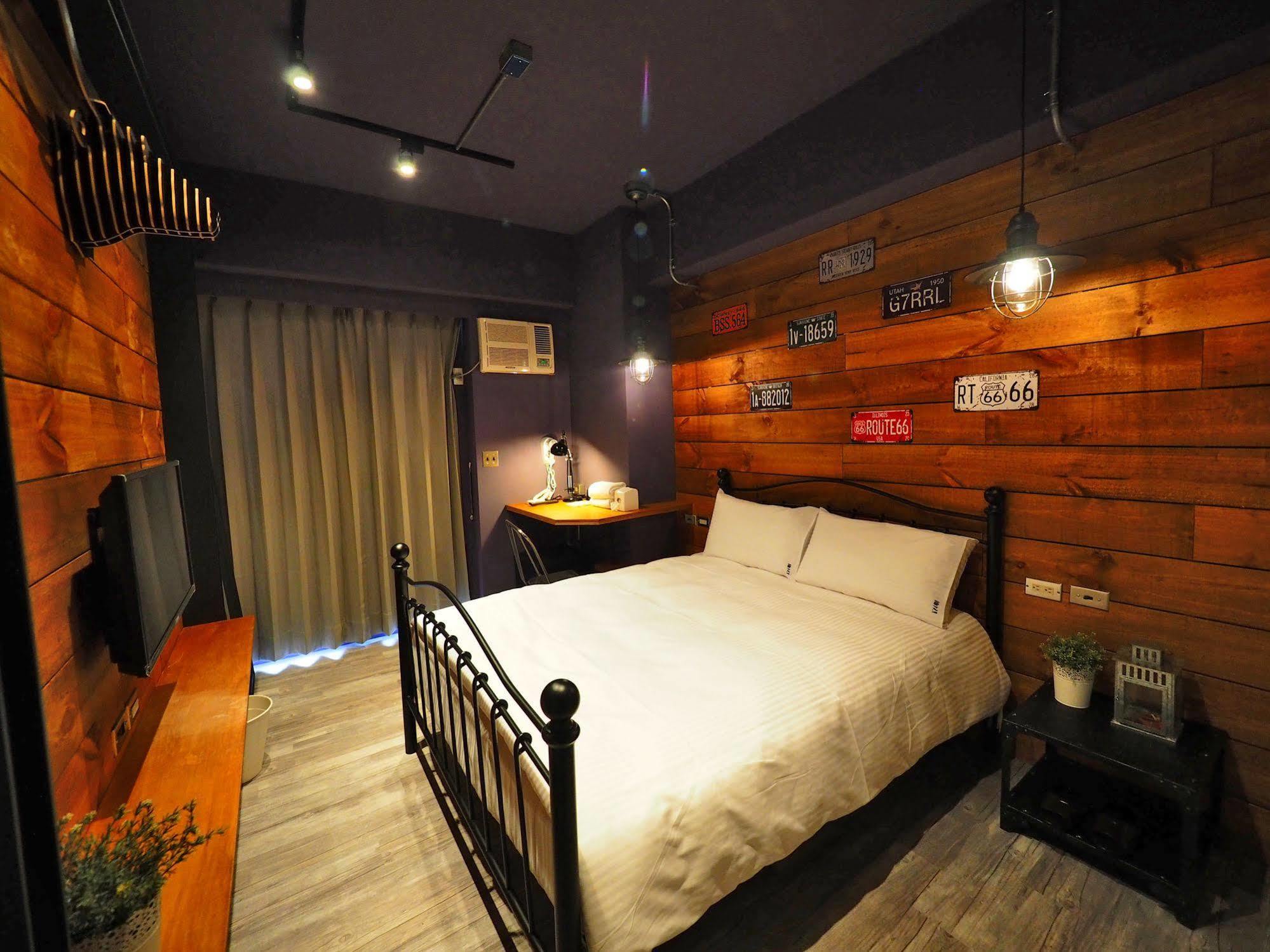 Loft Hostel Fengjia ไถจง ภายนอก รูปภาพ