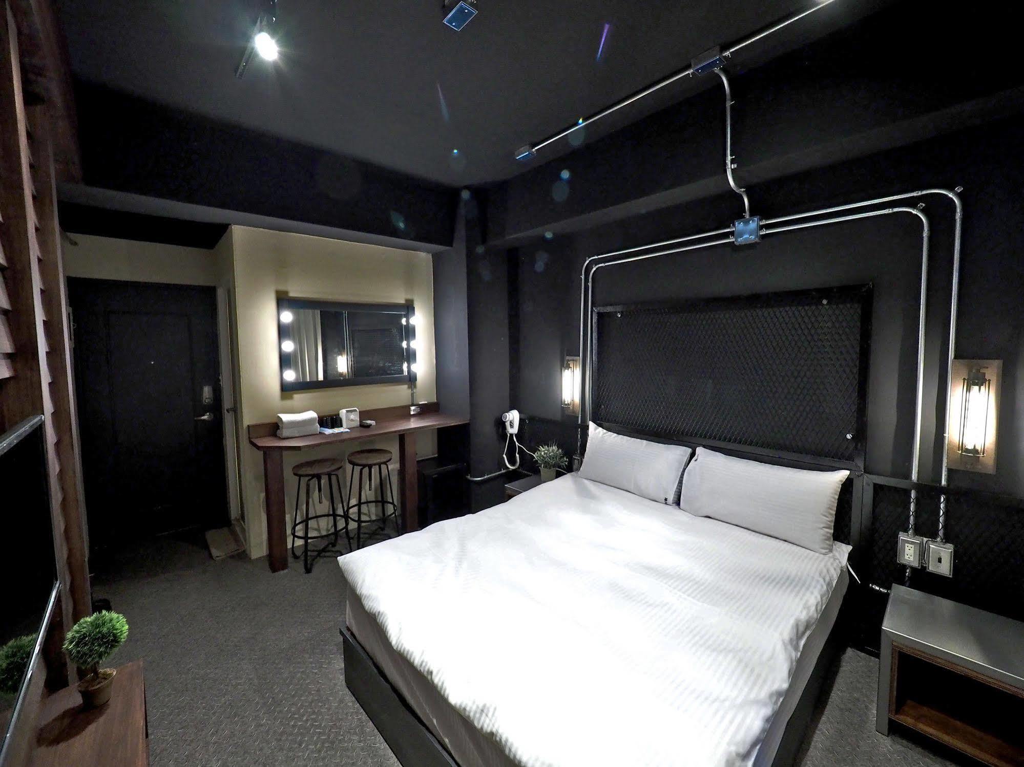Loft Hostel Fengjia ไถจง ภายนอก รูปภาพ