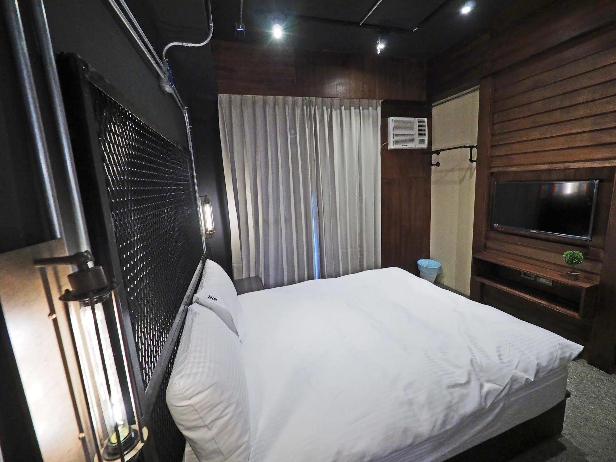 Loft Hostel Fengjia ไถจง ภายนอก รูปภาพ