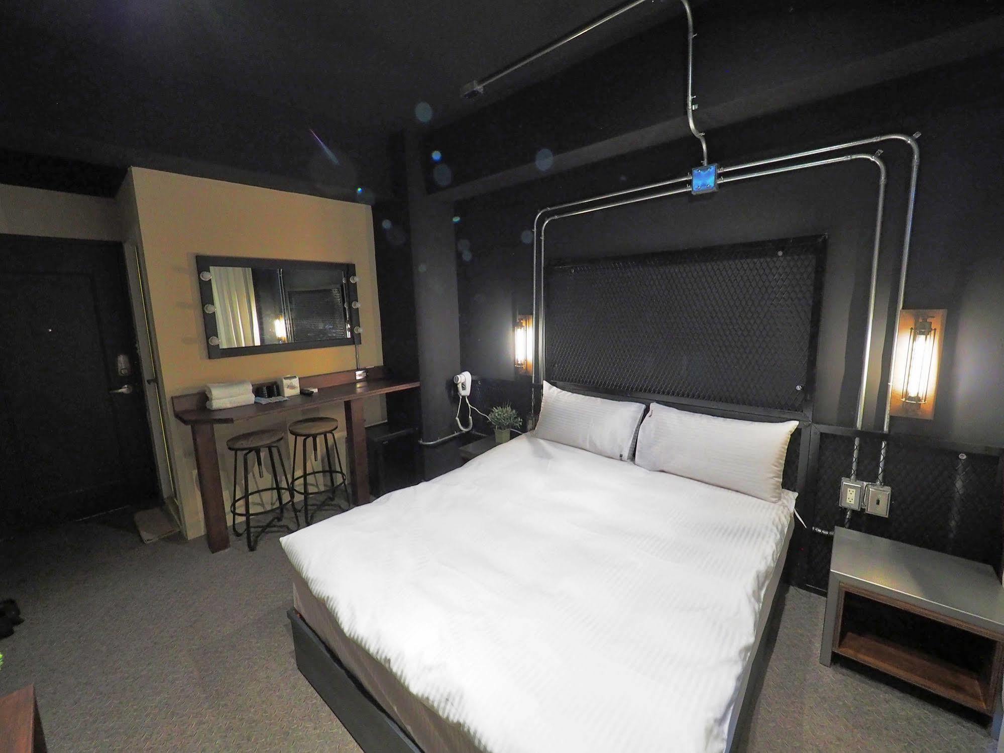 Loft Hostel Fengjia ไถจง ภายนอก รูปภาพ