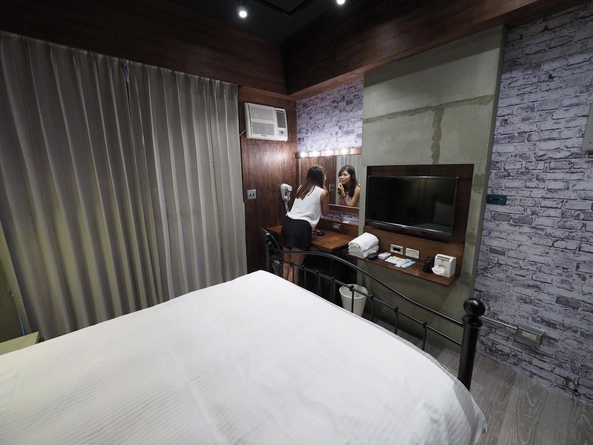 Loft Hostel Fengjia ไถจง ภายนอก รูปภาพ