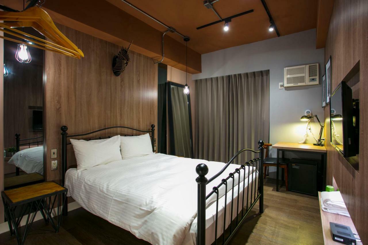 Loft Hostel Fengjia ไถจง ภายนอก รูปภาพ