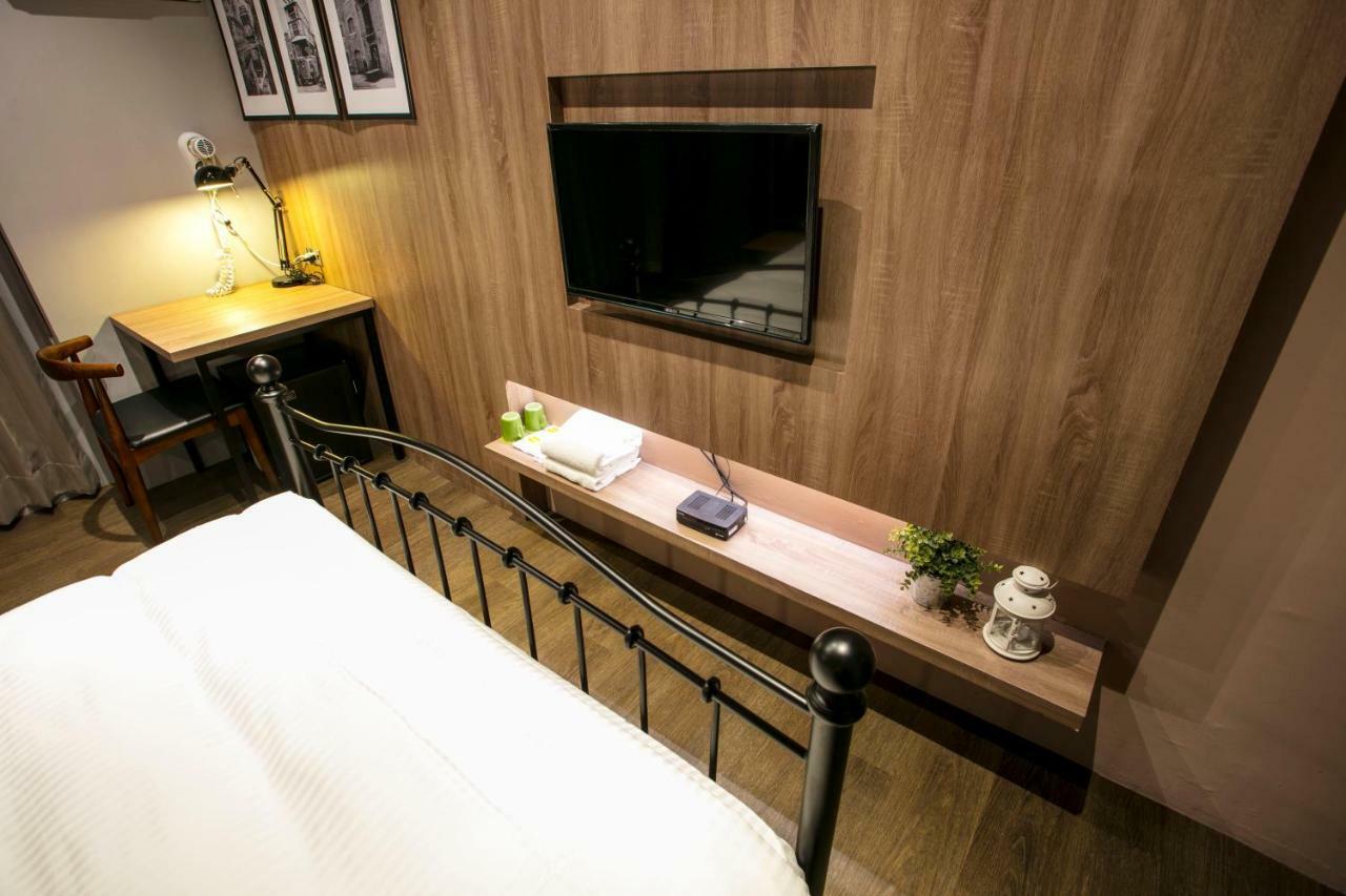 Loft Hostel Fengjia ไถจง ภายนอก รูปภาพ