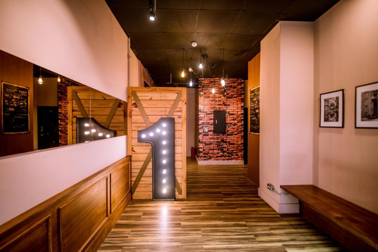 Loft Hostel Fengjia ไถจง ภายนอก รูปภาพ
